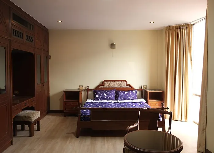 Nakhon Ramkhamhaeng Hostel *