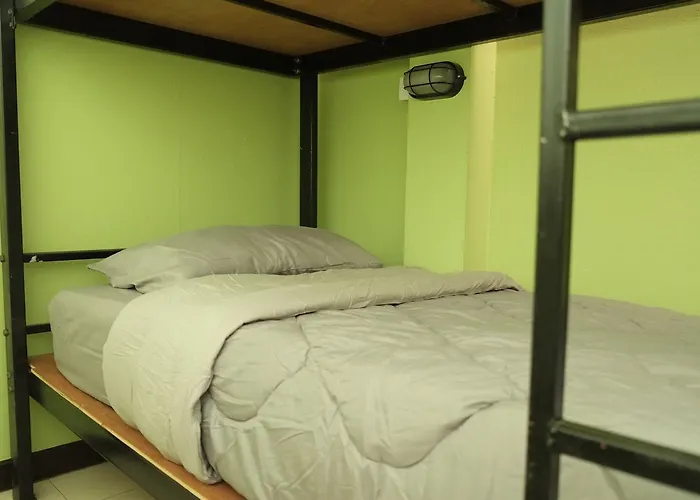 Nakhon Ramkhamhaeng Hostel *