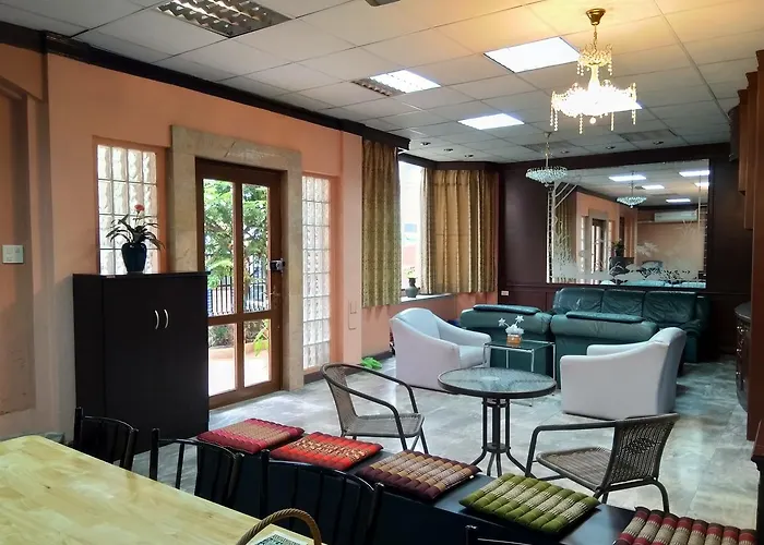 Nakhon Ramkhamhaeng Hostel *