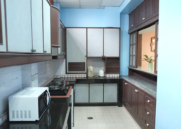 Nakhon Ramkhamhaeng Hostel *